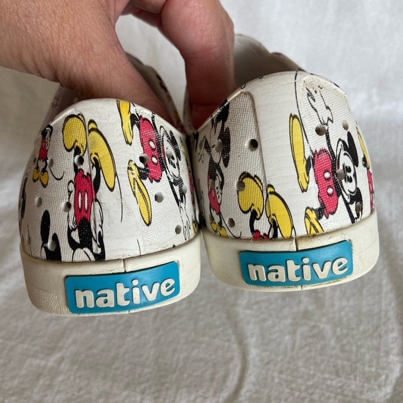 NATIVE Shoes Kids Size J2 Disney Jefferson Mickey Mouse Print All Over Water - Picture 4 of 7